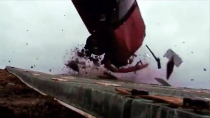 Insolite : Le crash incroyable de James May qui voulait reproduire une cascade de James Bond