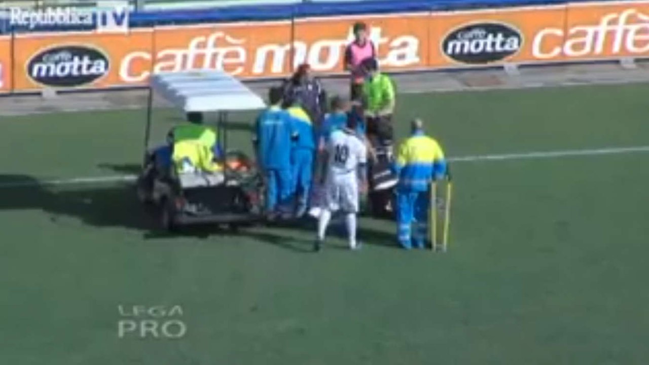 Insolite : Menacée de mort, une équipe italienne simule des blessures pour stopper le match