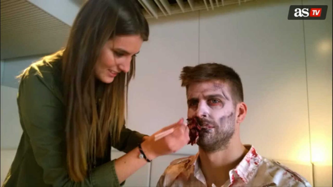 Insolite : Gerard Piqué accepte d'être transformé en zombie par deux fans du FC Barcelone
