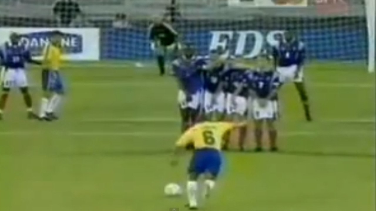 Roberto Carlos raconte son incroyable coup-franc face à l'équipe de France