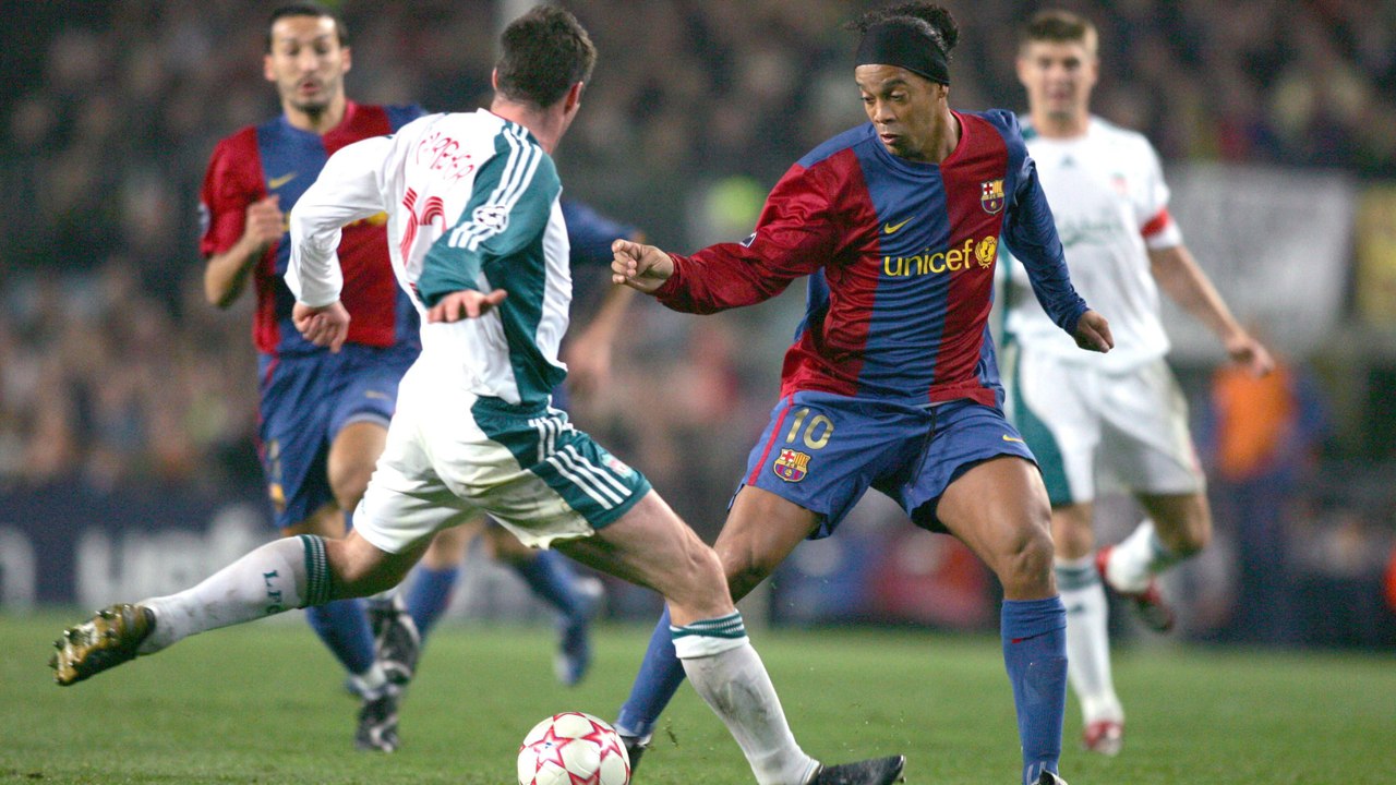 Les plus beaux dribbles de l'histoire du football - Vidéo Dailymotion