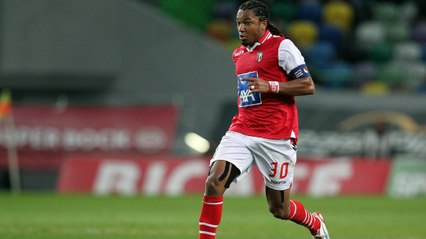 Alan marque un but sensationnel du milieu de terrain avec le Sporting Braga