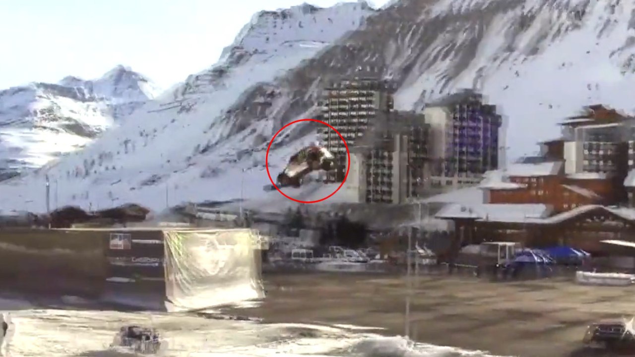 Crash : L'énorme accident de voiture de Guerlain Chicherit en tentant de battre un record du monde