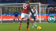Le but magnifique de Mario Balotelli lors de Milan AC - Bologne