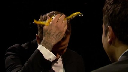 David Beckham se casse un oeuf sur la tête chez Jimmy Fallon
