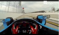Vivez un tour de circuit à toute vitesse dans l'IndyCar de Simon Pagenaud en caméra embarquée