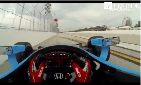Vivez un tour de circuit à toute vitesse dans l'IndyCar de Simon Pagenaud en caméra embarquée