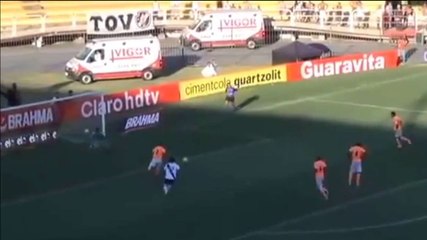 Le but magnifique de Peter en pleine lucarne... contre son camp !