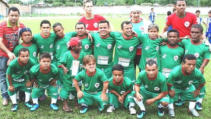 Une équipe de foot exclusivement composée de nains : découvrez les "Géants du Nord"