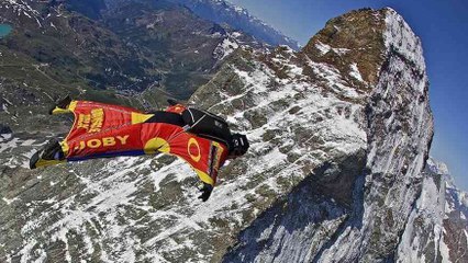 Joby Ogwyn va sauter en wingsuit depuis le sommet de l'Everest