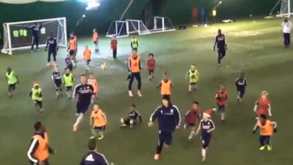 Quand les joueurs professionnels de Chelsea affrontent l'équipe des moins de 8 ans