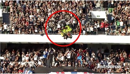 Un backflip à 4 sur une moto : Le record du monde inédit de Nitro Circus