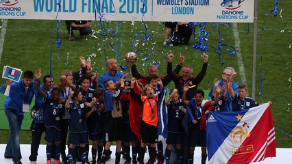 Découvrez la Danone Nations Cup, la Coupe du Monde des enfants, avec Christophe Dugarry comme ambassadeur