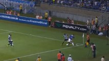 Marcos Ceara invente un nouveau dribble hallucinant avec Cruzeiro