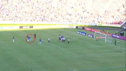 Le magnifique but sur coup franc de Julio Baptista avec Cruzeiro