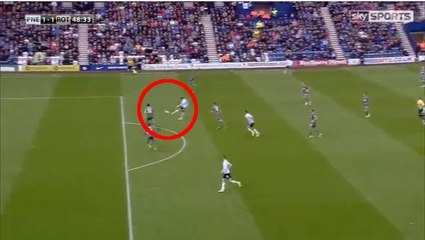 Le but de l'année est signé Joe Garner en troisième division anglaise