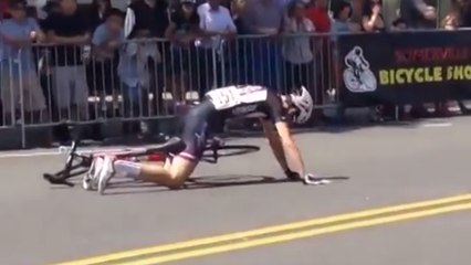 Cyclisme : Il gagne la course au sprint... et chute juste après l'arrivée !