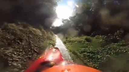 Une descente en kayak à plus de 70 km/h