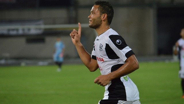 Juan Manuel Falcon marque le but le moins fair-play de l'année et provoque une bagarre