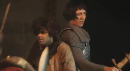 Découvrez les chevaliers de la table basse en vidéo