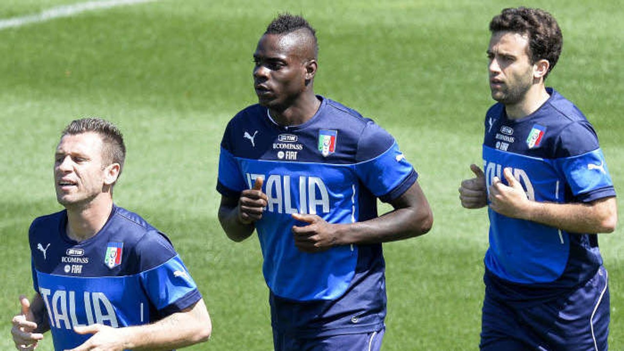 Racisme : Mario Balotelli insulté de "nègre de merde" à l'entraînement avec l'Italie