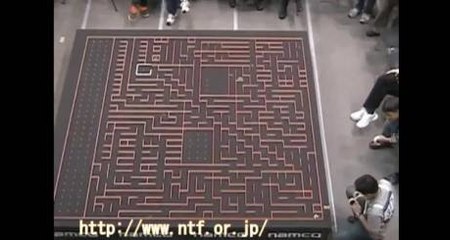 Découvrez la vidéo de la souris robotisée dans le labyrinthe