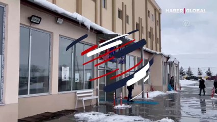 Ardahan'da 42 öğrenci zehirlenme şüphesiyle hastaneye kaldırıldı