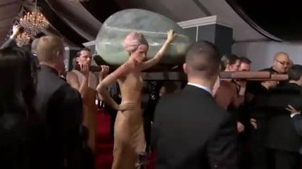 Découvrez l'arrivée de Lady Gaga aux Grammy Awards en vidéo