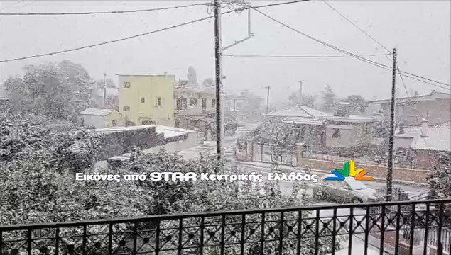 Έντονη χιονόπτωση στη Χαλκίδα