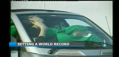 Découvrez 19 étudiantes encastrées dans une Smart