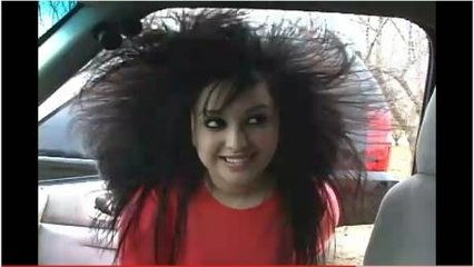 Sa voiture tremble quand il met de la musique !