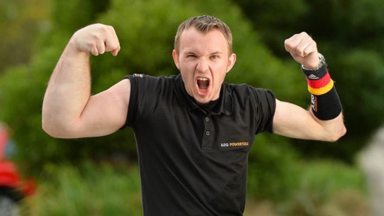 Découvrez Mathias Schlitte, le vrai Popeye champion de bras de fer