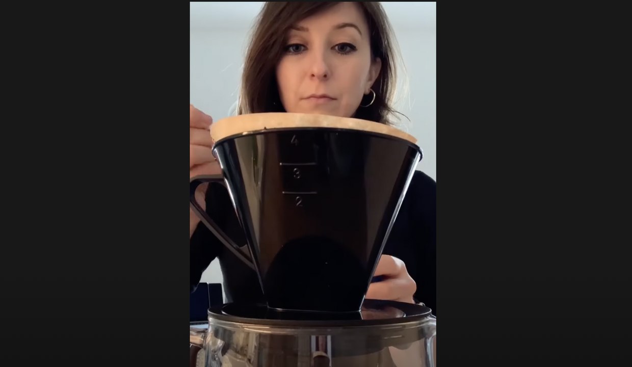 Hebat! Perempuan-perempuan Ini Membuat Penyaring Kopi Hingga Mesin Cuci Piring Sendiri