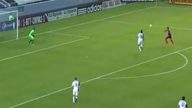 Le but en reprise de volée exceptionnel d'Erick Torres en MLS