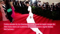 PHOTOS : Vue plongeante sur son popotin, Rihanna ose la robe maxi décolletée dans le dos !