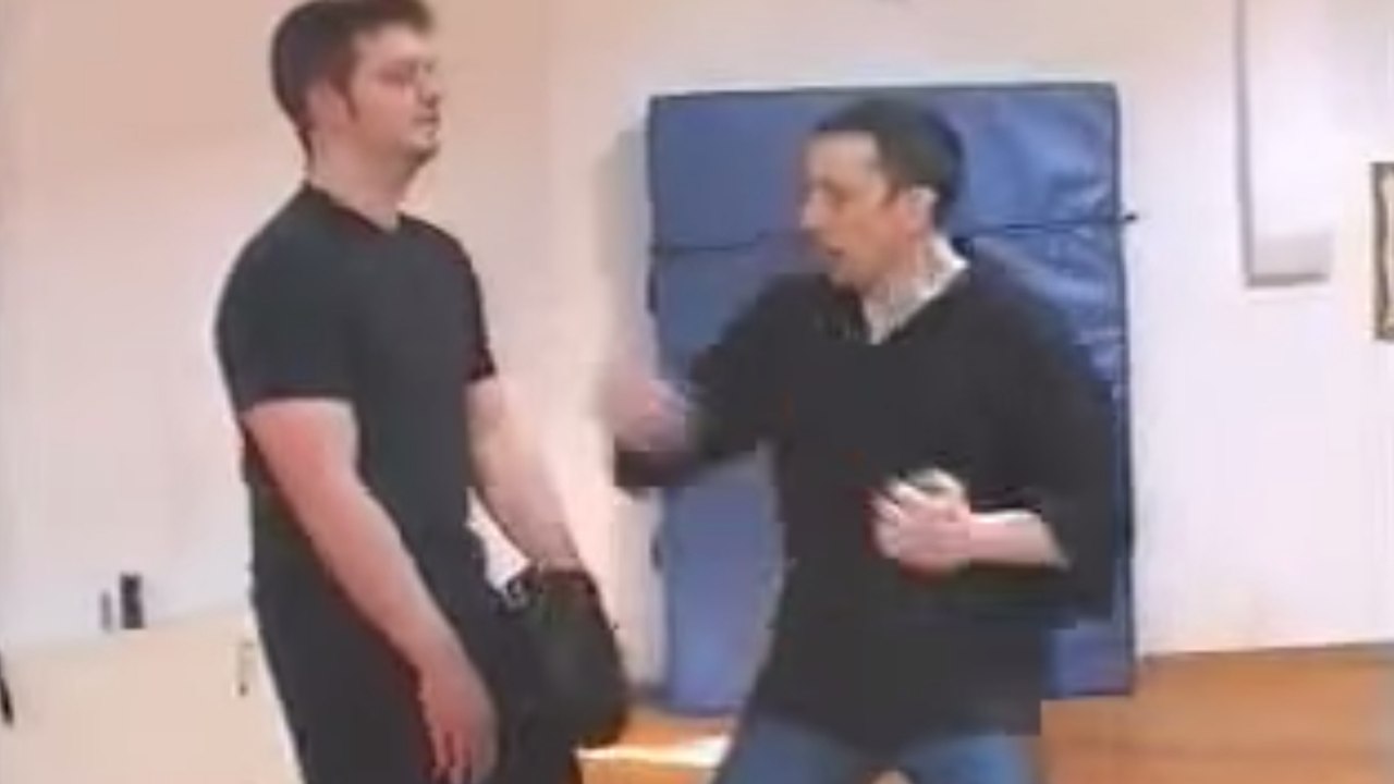 La démonstration de self defense de Tommy Carruthers, spécialiste du Jeet Kune Do