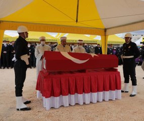 Download Video: Son dakika haber | Şehit polis memuru Bozkurt, son yolculuğuna uğurlandı - Yeniden