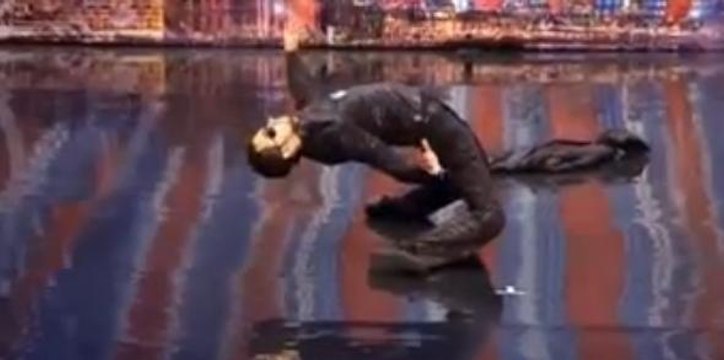 Cet homme est Neo dans Matrix