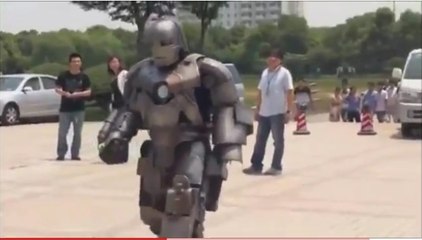 Il s'est glissé dans le costume d'Iron Man