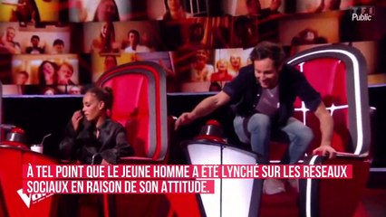 Micro short et chemise très ouverte, Vianney quitte son côté strict : sexy le coach !