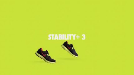 Un clip illustre l'évolution des baskets Nike en 40 ans