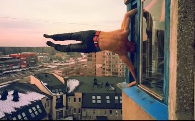 Musculation : Un russe pratique du street workout à haut risque