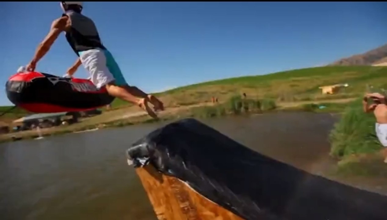 Human slingshot : Découvrez la catapulte aquatique de l'extrême