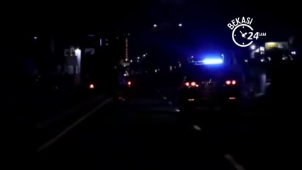 AKSI KEJAR-KEJARAN POLISI DENGAN MOBIL DAUS MINI