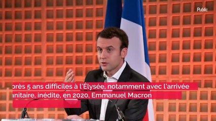 "Intense", "Émouvant", "Il a vieilli de 15 ans" : Ce cliché unique d’Emmanuel Macron, à bout de forces lors de son appel avec Vladimir Poutine, est à couper le souffle