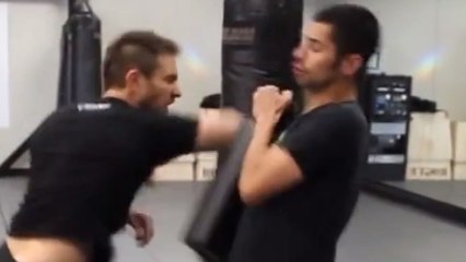 Krav Maga : Une technique pour immobiliser un adversaire en un coup de coude