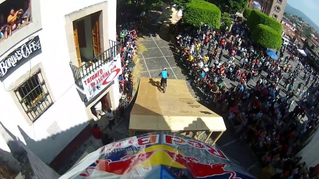 Taxco Downhill 2014 : Le run absolument épique du grand Filip Polc en caméra embarquée