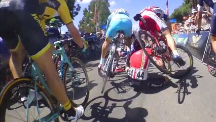 Une chute spectaculaire au coeur du peloton filmée en caméra embarquée