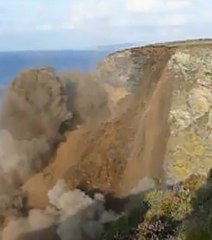 Un incroyable éboulement de falaise en Grande-Bretagne