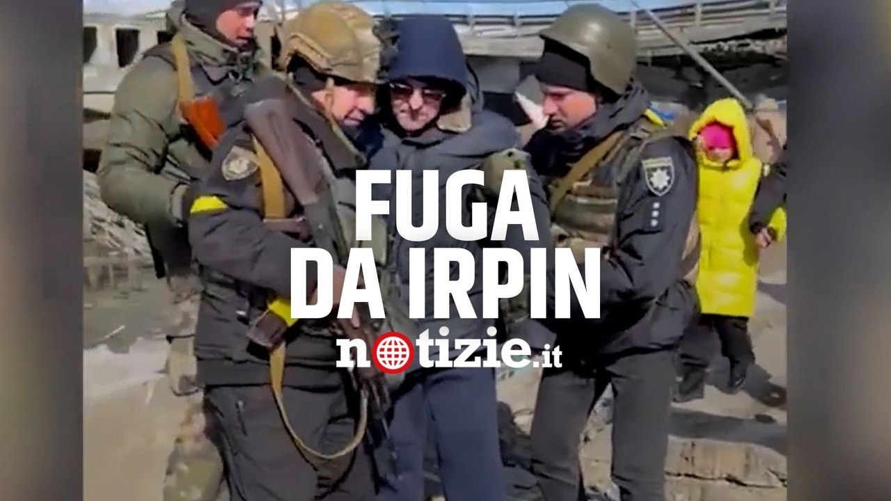 Guerra Russia-Ucraina, più di mille sfollati da Irpin: le immagini della fuga dalle regione di Kiev